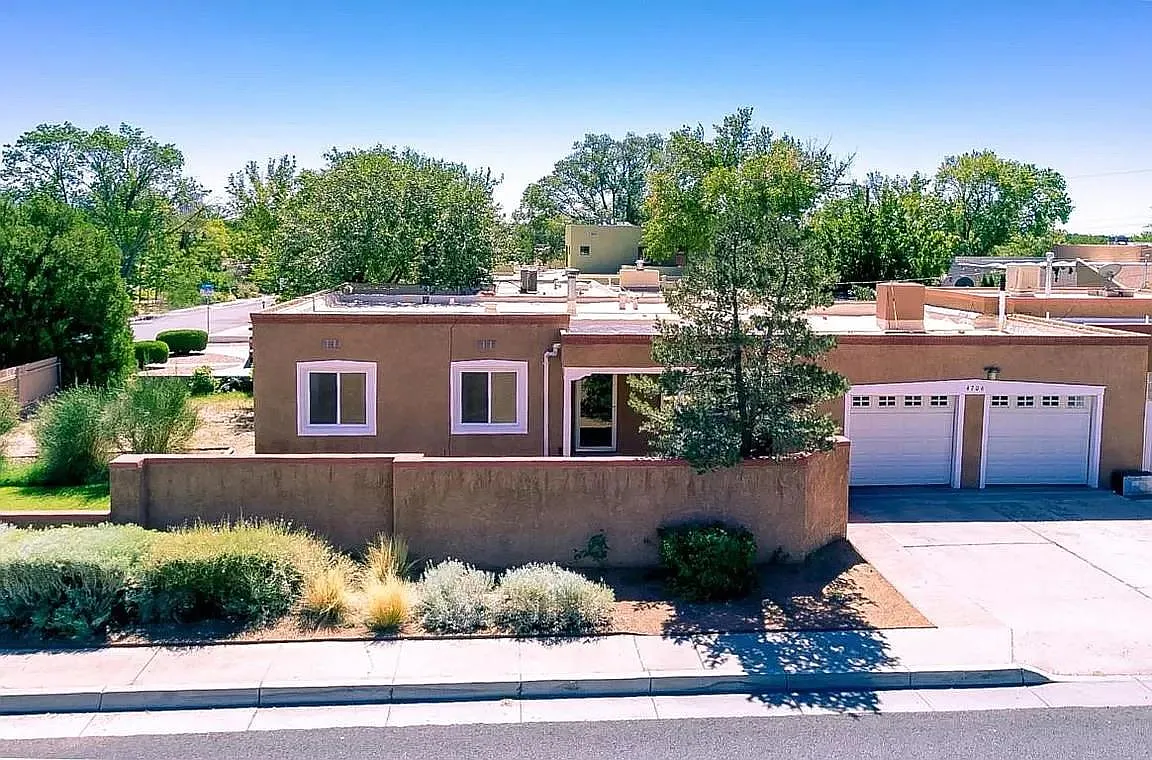 4 bed, 2050 sqft, $2,775 — Photo 1