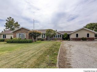 796 E 2300 North Rd, Edinburg, IL 62531