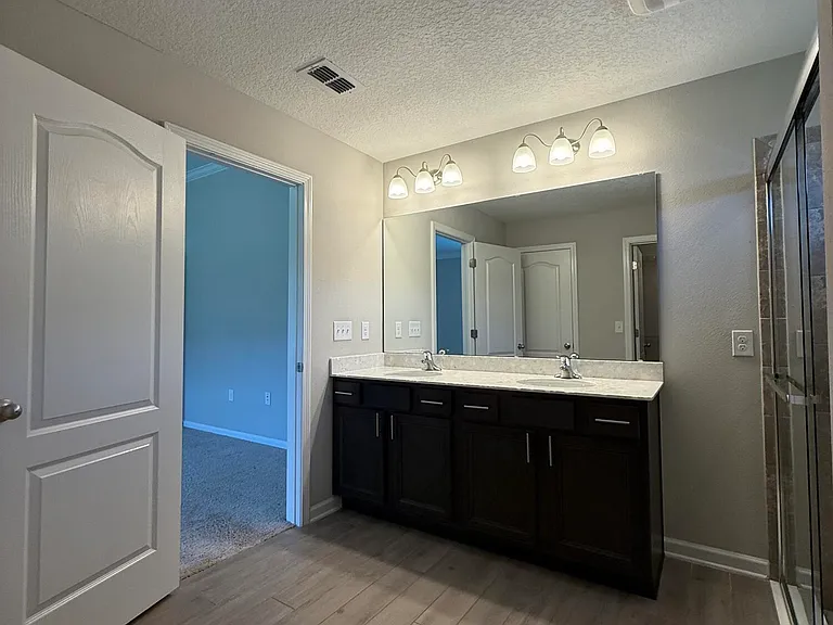 103 Granite City Ave — Photo 10