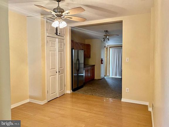 5th image of 136 S Sussex St