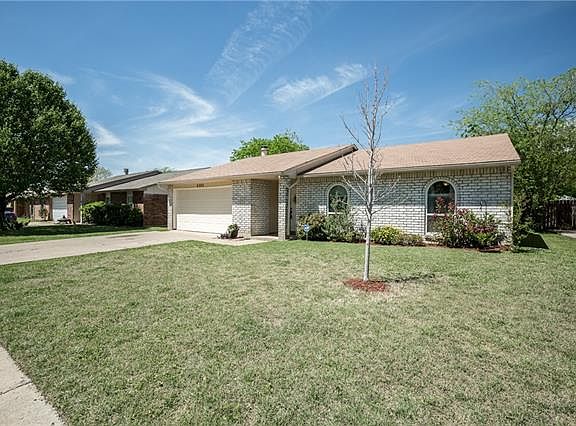 2nd image of 6905 Glenwood Dr