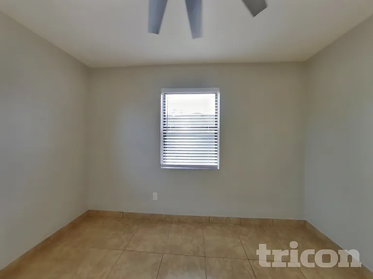 944 Shorecrest Ave — Photo 6