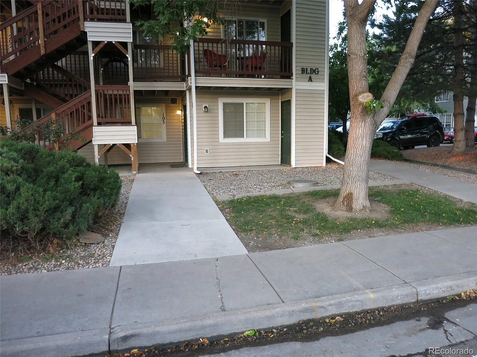 2 bed, 2.0 bath, 879 sqft, $1,475 — Photo 1