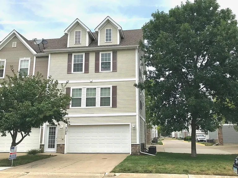 3153 SW Sharmin Ln — Photo 1