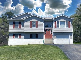 1426 Clover Rd, Long Pond, PA 18334