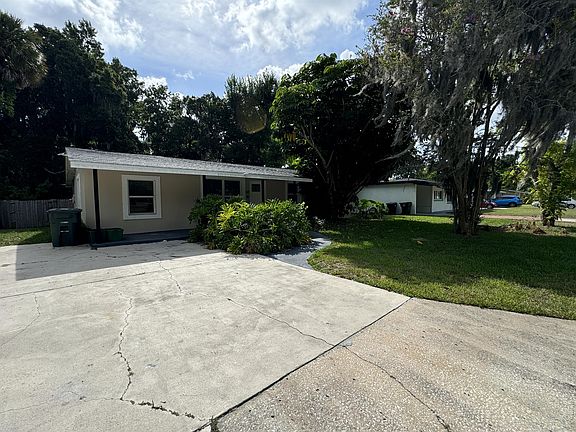 3rd image of 611 S Seneca Blvd