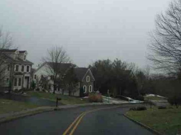 55 Overlook Rdg, Oakland, NJ 07436