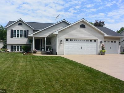 2106 Judd Ave N, Glencoe, MN, 55336