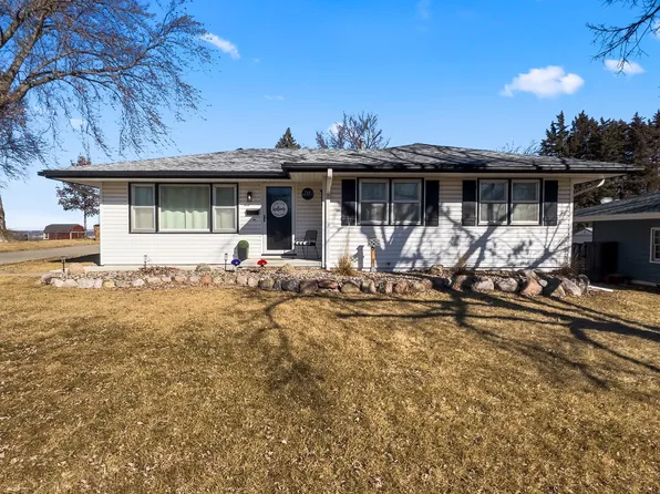 715 Stuart St, Carlisle, IA 50047