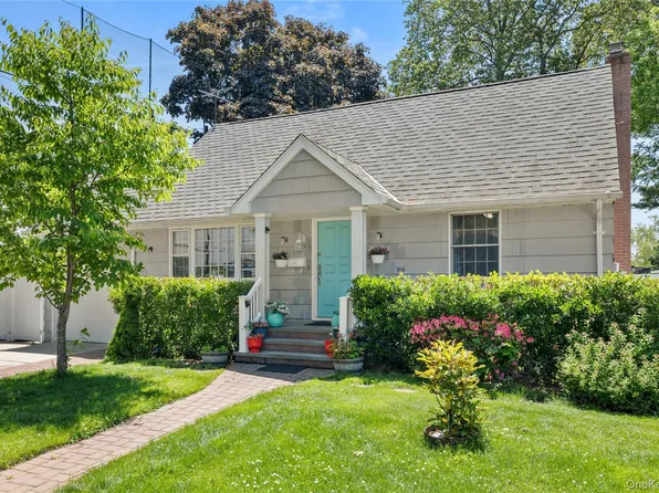 156 Moore Avenue, Massapequa Park, NY 11762