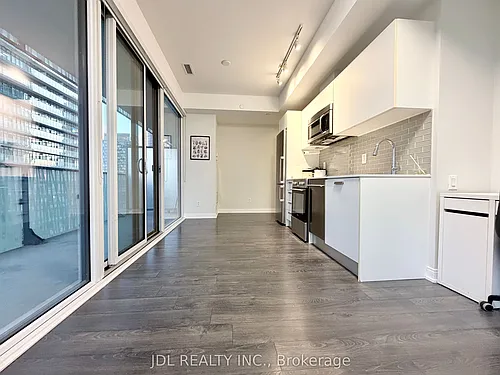 42 Charles St E Photo 1