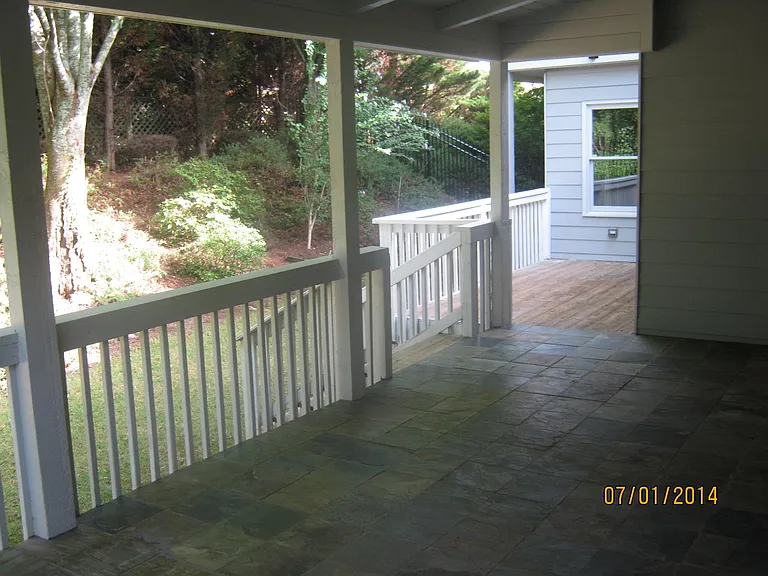 4785 Hampton Lake Dr — Photo 18