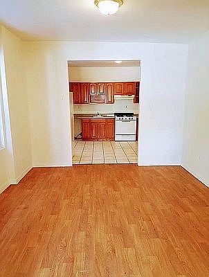 3rd image of 350 E 31st St #1