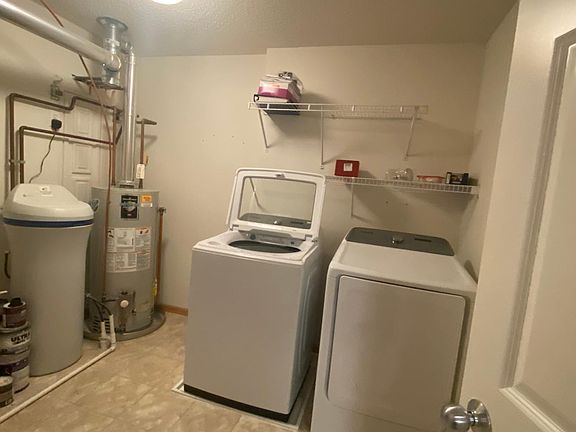 5th image of 15656 Emerald Dr N Unit 6