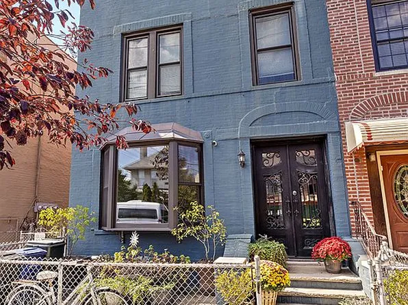2722 E 26th St, Brooklyn, NY 11235