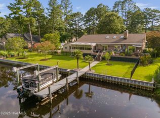 208 Outrigger Rd, New Bern, NC 28562