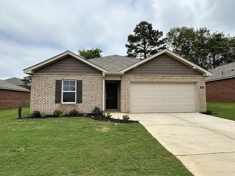 4 bed, 2.0 bath, 1558 sqft, $1,850 — Photo 1