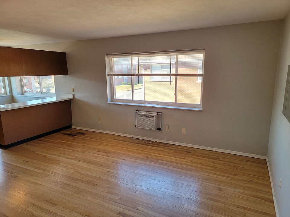 Miami Apartments 35303536 Rd Saint Louis, MO