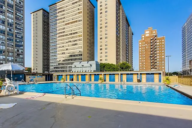 655 W Irving Park Rd #2508 — Photo 9
