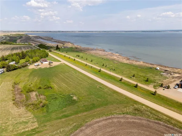 780 Lakeshore DRIVE, Meota, SK S0M 1X0