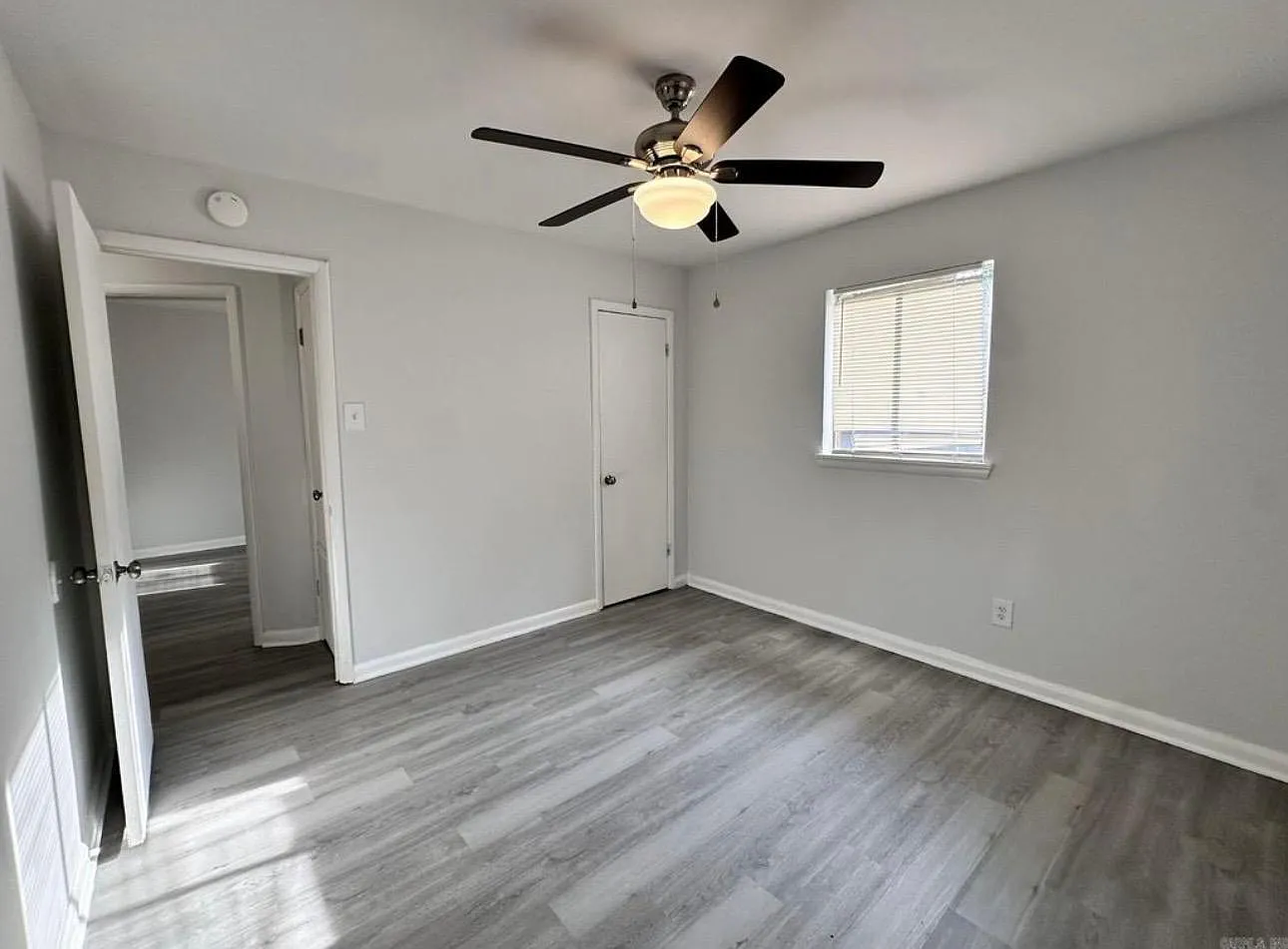 3 bed, 1080 sqft, $1,200 — Photo 4