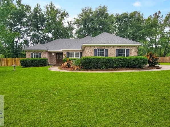 31 Pembroke Pl, Pembroke, GA 31321