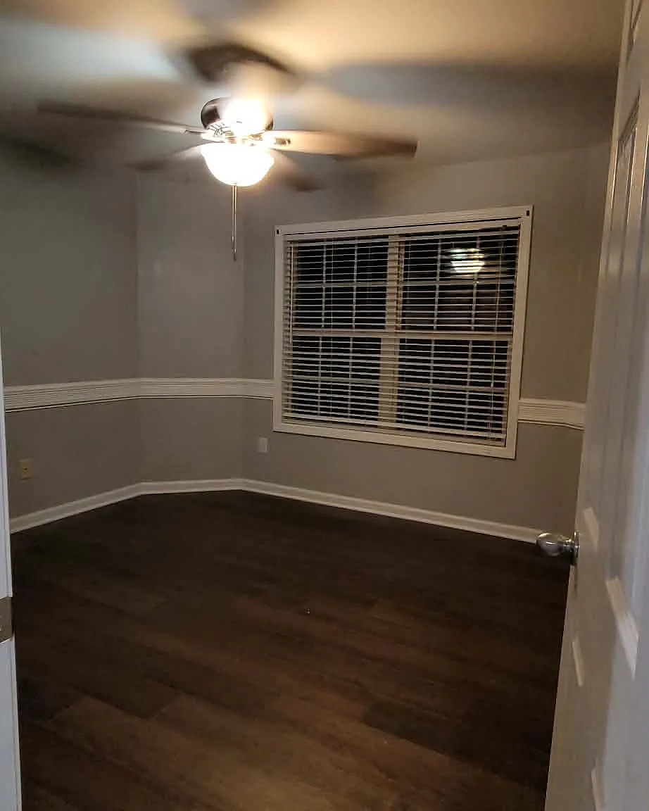 5 bed, 3035 sqft, $3,100 — Photo 3