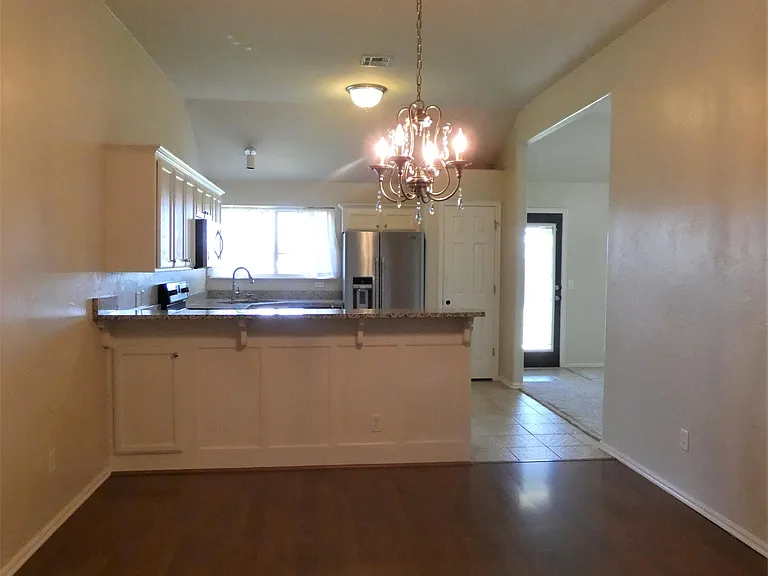 4220 Manhattan Dr — Photo 3