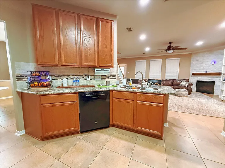 18507 Alemarble Oak St — Photo 8
