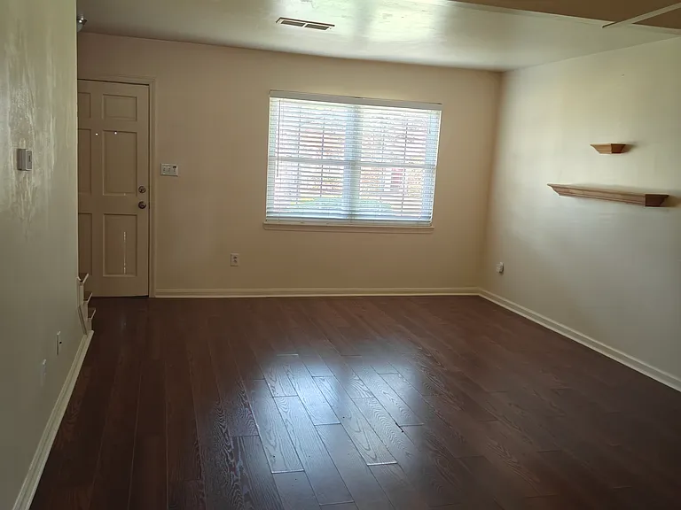 8816 Hunter Ridge Dr — Photo 17