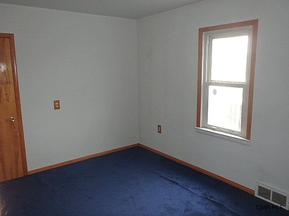 3rd image of 246 Church St