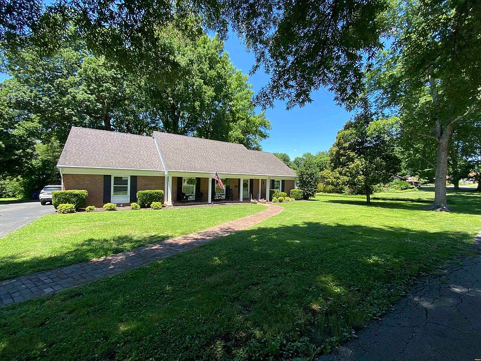 1st image of 104 S Henderson Dr