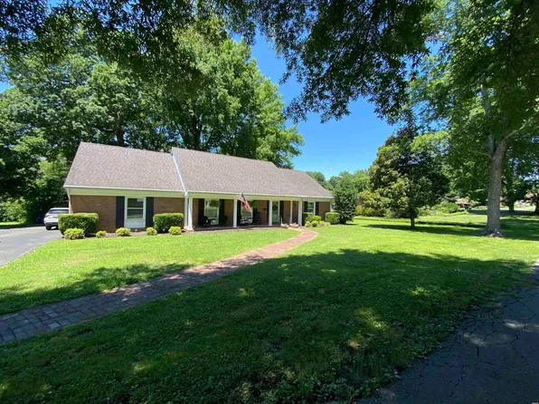 104 S Henderson Dr, Fulton, KY 42041