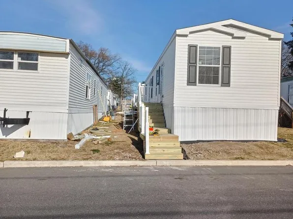 1405 Farrell Ave Trlr 137, Cherry Hill, NJ 08002