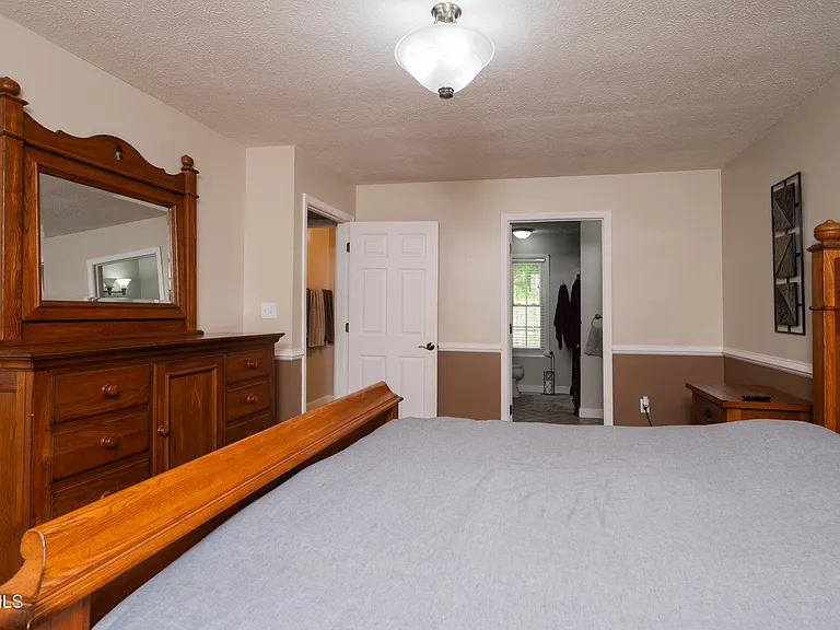 135 Riders Dr — Photo 33