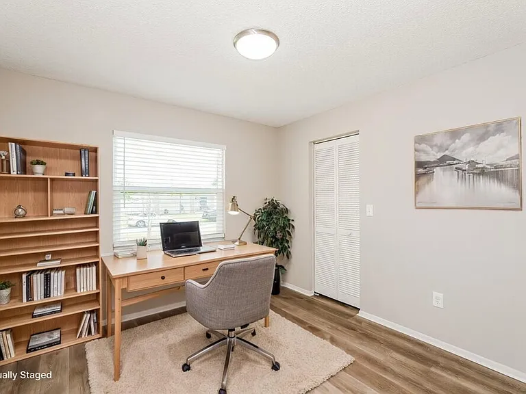 914 Axlewood Cir — Photo 15