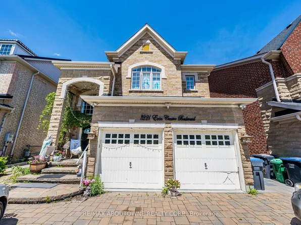 3221 Erin Centre Blvd #Basement, Mississauga, ON L5M 7T9
