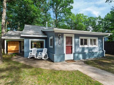 7674 Ladd Dr NW, Rapid City, MI, 49676