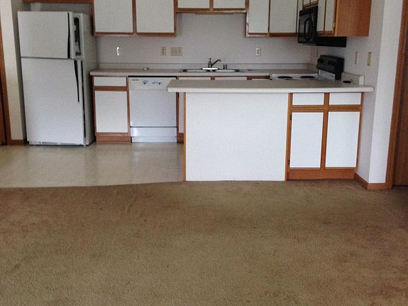 3rd image of 310 N 5th St APT 12