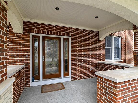 2nd image of 2 Coyote Court