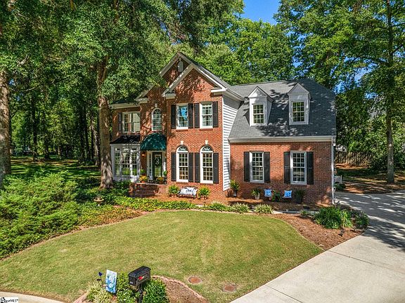 3rd image of 107 Willow Oak Ct