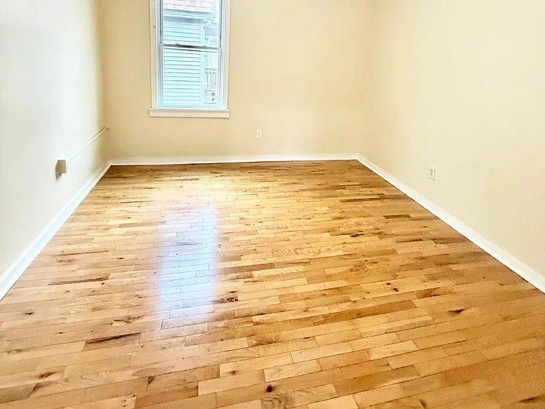 33 Dickerman St #4 — Photo 6