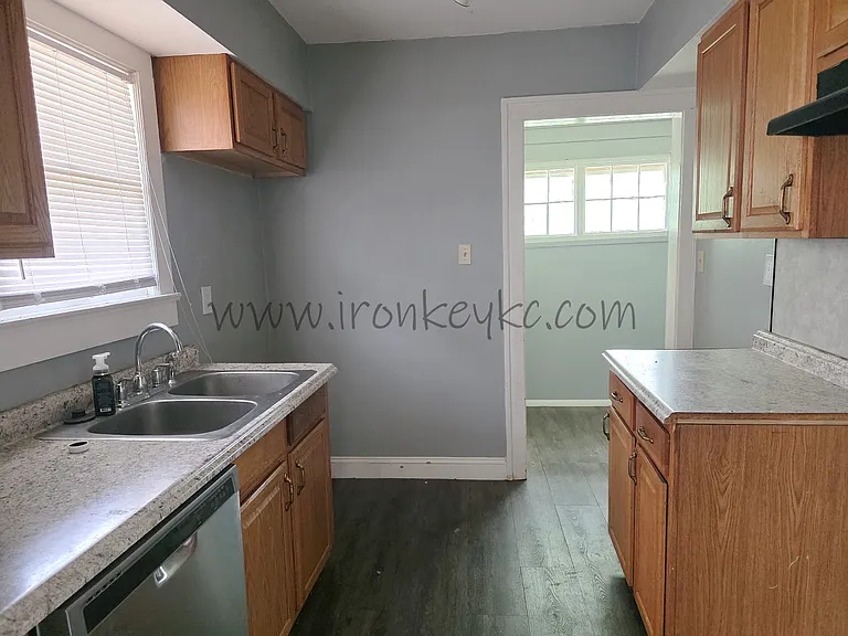 2120 E 68th Ter — Photo 9