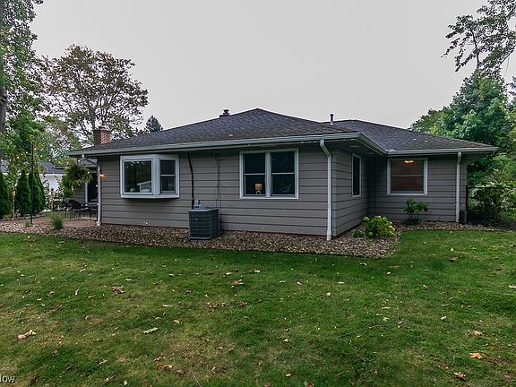 4th image of 654 Meadowood Dr