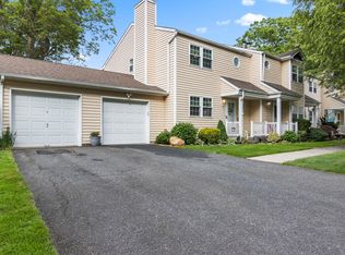 12 Franklin Cmns, Yaphank, NY 11980