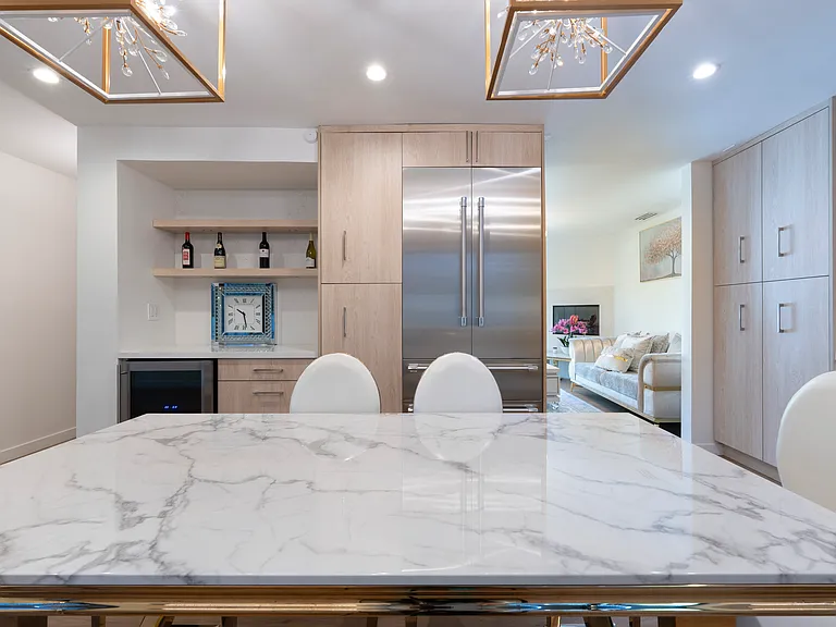 2450 Coldwater Canyon Dr — Photo 13