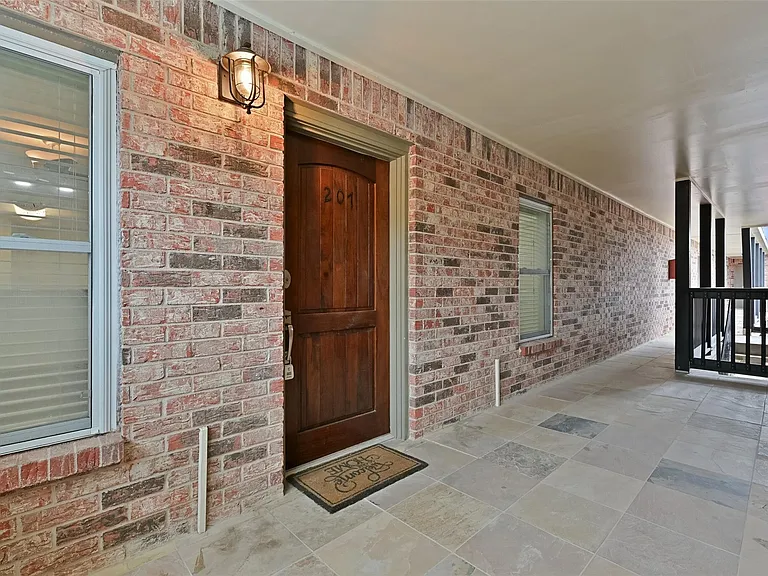 402 Postoffice #207 — Photo 23