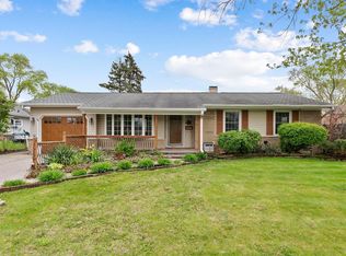 1285 Larchmont Dr, Elk Grove Village, IL 60007