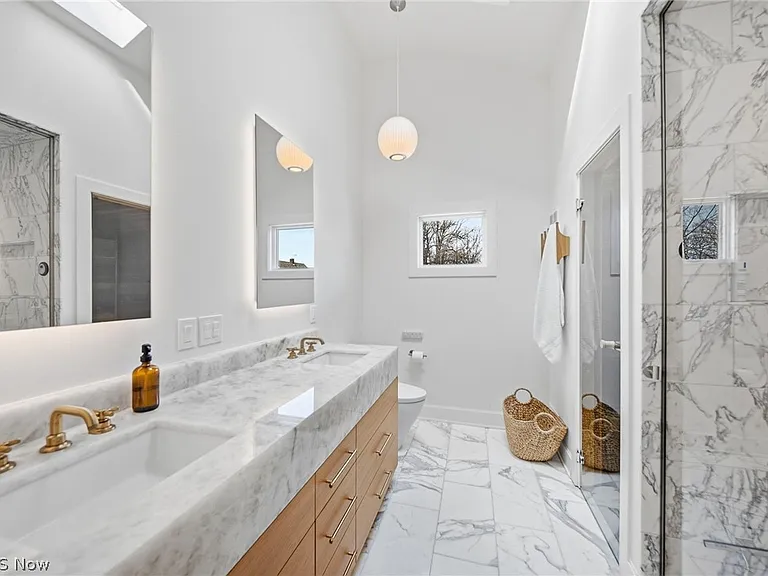1440 W 57th St — Photo 31