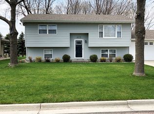 603 N Bismark St, Parkston, SD 57366